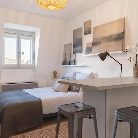 Travel Homes - The Trifel, 2min Walk Little Venice Apartment